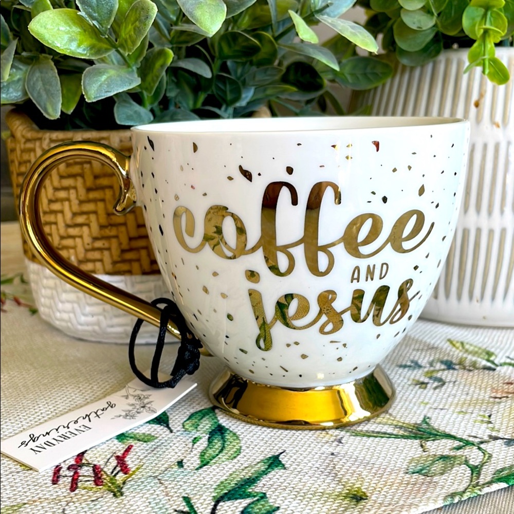 ✨NWT Coffee and Jesus Porcelain Cup💛